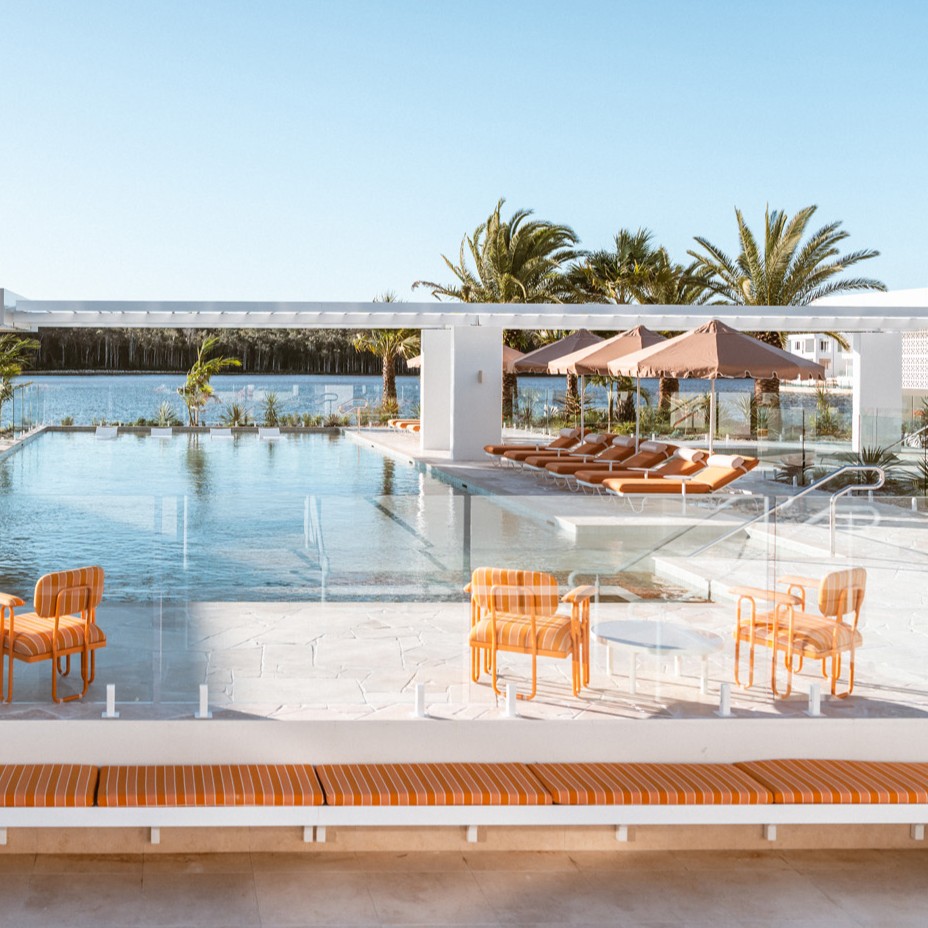 Palm Lake Resort Pelican Waters Springs Country Club (2) WEB